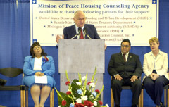 [Photo 3: Flint Mayor James Rutherford addressing the Mission of Peace]