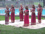 [Photo 4: Girls dancing on the music]