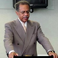 [Photo 1: Reverend Kyles at the  Memphis HUD Office]