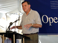 [Photo 2: Secretary Martinez announcing new Freddie Mac initiative.]