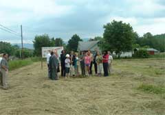 [Photo 3: Group photo]