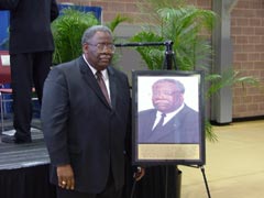 [Photo 5: Acy Suber with his plaque]
