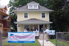 [Photo 1: Photo of the Julio Rodas family home.]