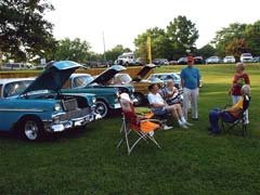 [Photo 7: Supporters relaxing at the event]