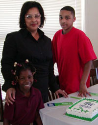 [Photos 3: Honey James and family]