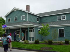 [Photo 1: Everett Apartments open house]