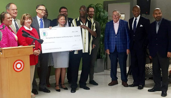 [Photo 3: Choice Neighborhood Nashville Planning Grant Check Presentation]